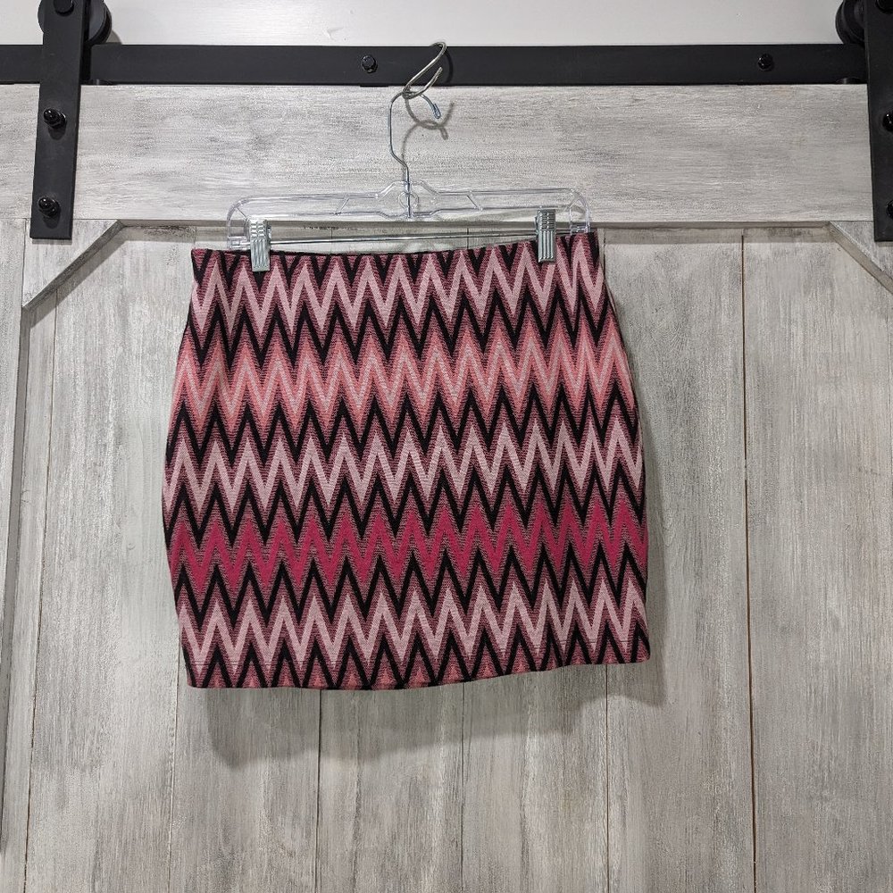 EXPRESS Pink and Black Geometric Mini Skirt Size Med